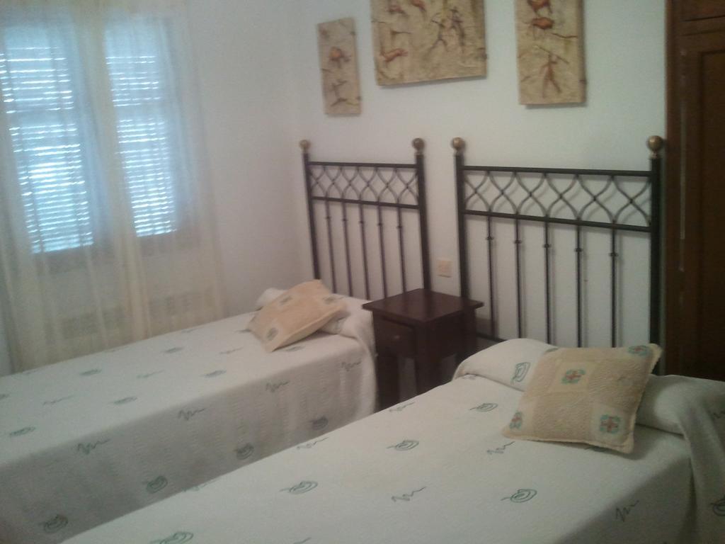 Hostal-Restaurante Fogon De Gredos Guisando Pokoj fotografie