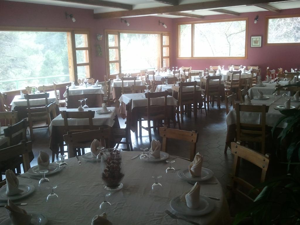 Hostal-Restaurante Fogon De Gredos Guisando Exteriér fotografie