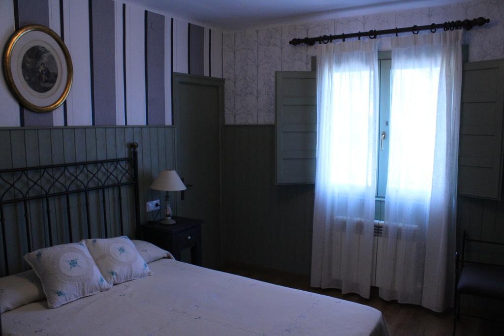 Hostal-Restaurante Fogon De Gredos Guisando Exteriér fotografie